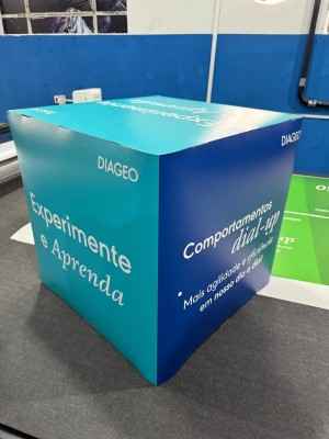 Cubo Promocional Personalizando 30x30cm Papel Duplex 350gr 30x30cm Impressão UV 4x0 Laminação Fosca Corte e Vinco Digital 