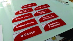 Placa PS 2mm - Impressão UV -  - Corte Digital PS 2mm 198x98cm ou 240x120cm 4x0 Impressão UV Fosca Corte em Mesa de Corte 